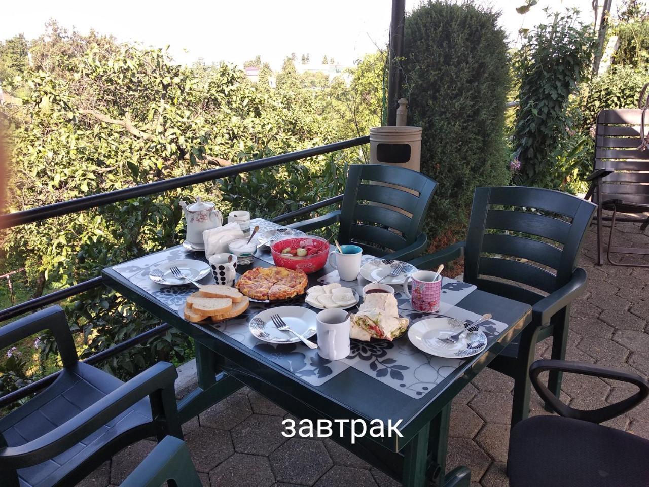 Гостевой дом Kemeni Батуми Экстерьер фото